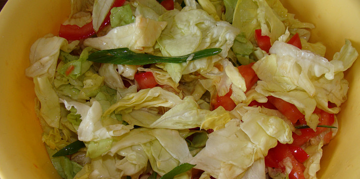 Hlávkový salát míchaný (Promíchaná zeleninka)