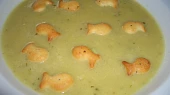 Květákovo-brokolicová polévka s rybičkama