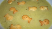 Květákovo-brokolicová polévka s rybičkama