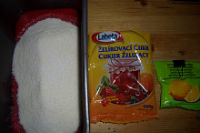  ... dáme do DP s želírovacím cukrem a kys. citronovou