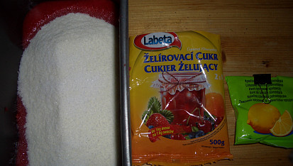 Marmeláda,  ... dáme do DP s želírovacím cukrem a kys. citronovou