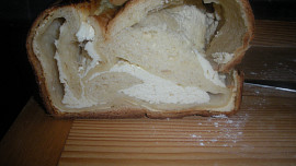 Plněný sladký chlebánek