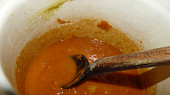 Polévka z růžovek (masáků), cibulo-papriková jíška