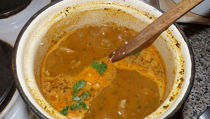 Polévka z růžovek (masáků), vaří se