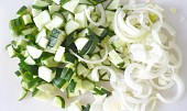 Rumcajs salát, Narežeme zeleninu