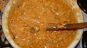 Segedinský guláš z masáků (růžovek), už se to vaří