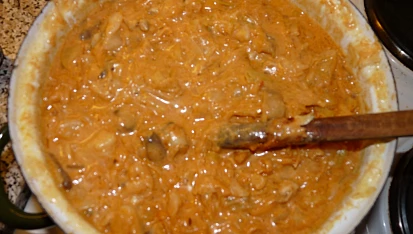 Segedinský guláš z masáků (růžovek), už se to vaří