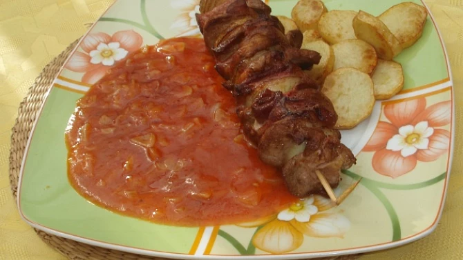 Špíz s ostrou omáčkou