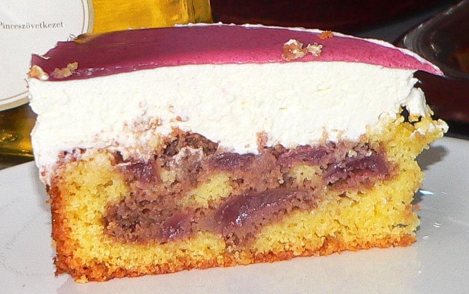 Višňovo-smetanový dort