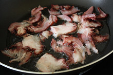 ...slanina na pánvi...
