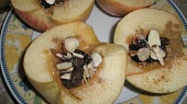 Zapečená jablka.