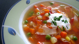 Zeleninová polévka se šunkou
