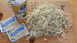 Zelové placičky s panenkou v sýrovém krému