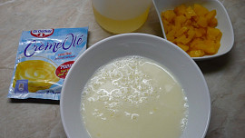 Zmrzlina z broskvového kompotu