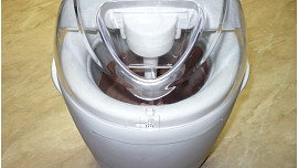 Zmrzlina z broskvového kompotu