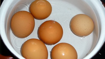 Čínská vejce s cibulovou omáčkou