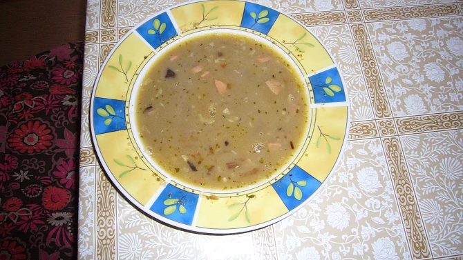 Čočková polévka s uzeným masem