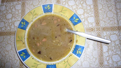 Čočková polévka s uzeným masem
