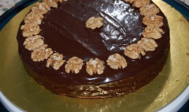 Čokoládový dort s ořechy