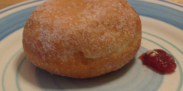 Cukrářské koblihy s marmeládou