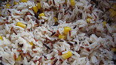 Divoká rýže se zeleninou, udušená rýže s kukuřicí