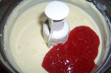  ušlehaný puding s tvarohem + 4 lžičky mojí jahodové marmelády