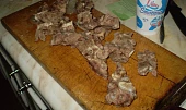Dřevařská polévka, vepřové kosti, vyndané z vývaru