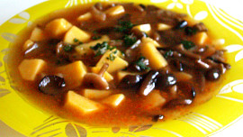 Houbová polévka