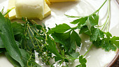 Kachní stehýnka s bylinkovým máslem, ingredience na bylinkové máslo