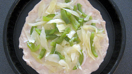 Kapustová pizza s paprikou