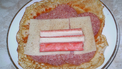 Krabí palačinky, Před zavinutím