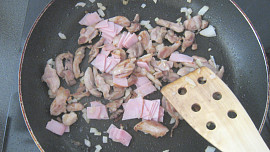 Kuřecí těstoviny s vínem