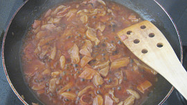 Kuřecí těstoviny s vínem