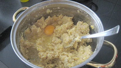 Luštěninové karbanátky, Zmiešame ingrediencie