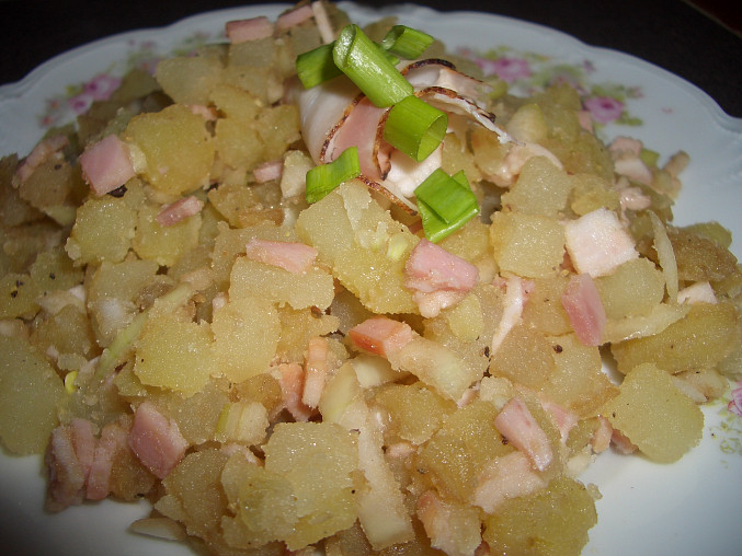 Maďarský bramborový salát