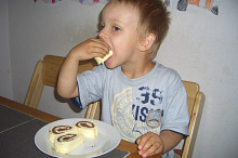 po odležení a vychladnutí už se to krájelo lépe a chutnalo to všem