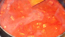 Omáčka se salámem