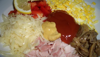 Paprika plněná salátem
