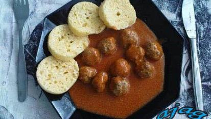 Pikantní masové kuličky s rajčatovou omáčkou