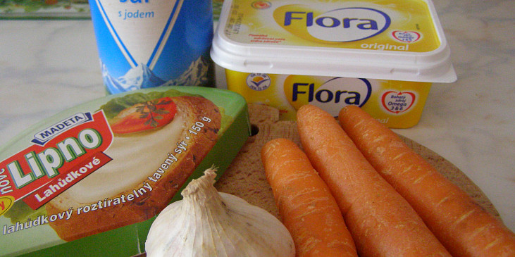 Pikantní mrkvová pomazánka (použité suroviny)