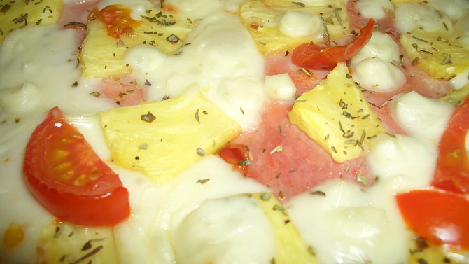 Pizza HAWAI - šunka a ananas