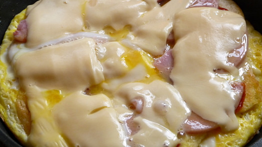 Omeleta ze zbylých kynutých knedlíků