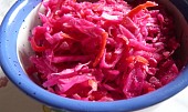 Šťavnatý vitamínový salát podle Nadi Konvalinkové