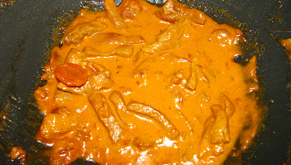 Minutkové vepřové à la Stroganoff