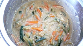 Těstoviny s ořechovou omáčkou