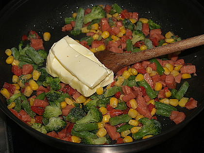 Zeleninová směs se salámem (zeleninová směs)