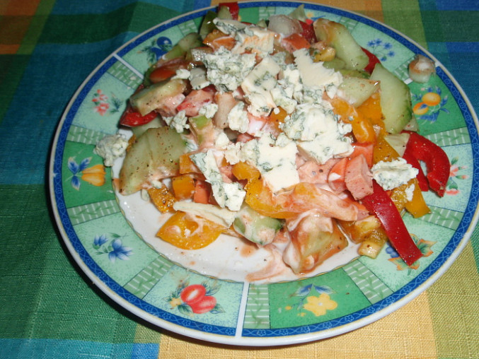 Zeleninový salát s nivou
