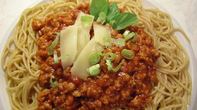 Celozrnné špagety se sójovou omáčkou