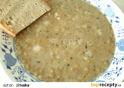 Čočková polévka - rychlá, vydatná s chlebem