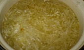 Cukínová polévka se sýrovými knedlíčky (vaříme...)